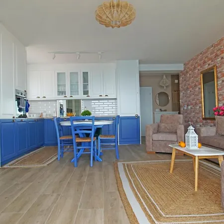 Apartment Blue Eye *