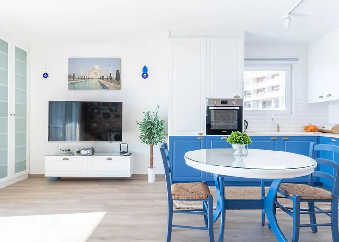Blue Eye Apartment