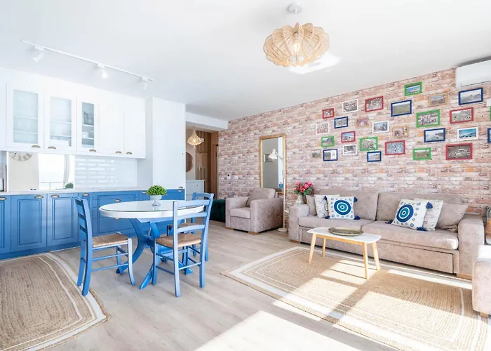 Blue Eye Apartment