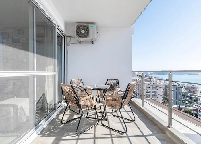 Blue Eye Apartment *